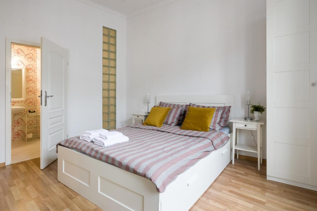 Discover Krakow Apartments - 3 Rakowicka St - Classic Apartments Near Main Station - Netflix Eksteriør bilde